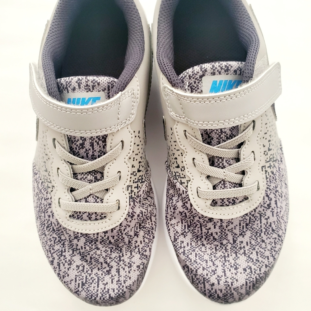 Nike Flex velcro closure grey tennis shoe - Picture 4 of 7